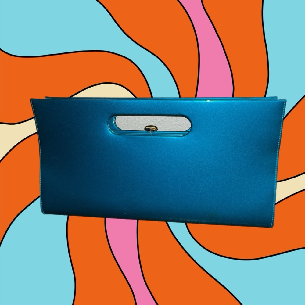 Vintage 1960s clutch in perfect condition